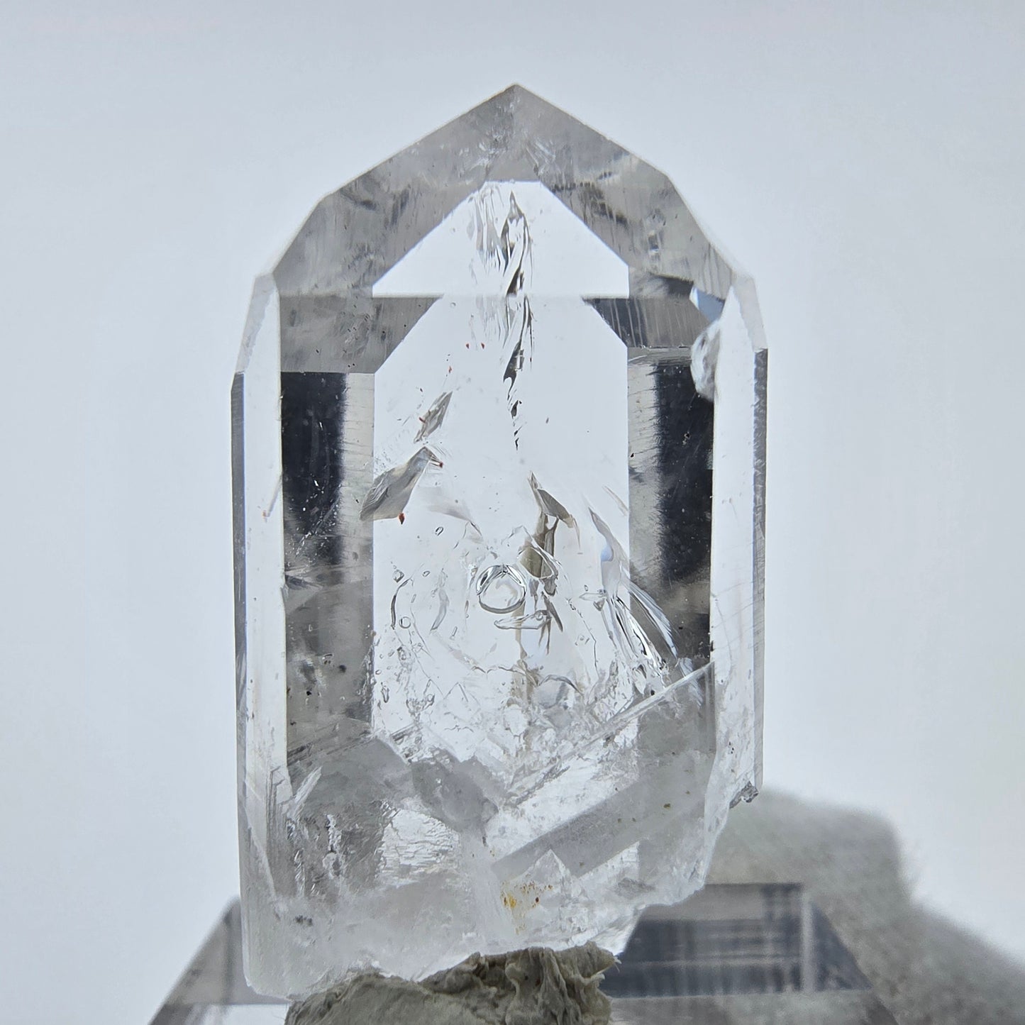 Klarer Phantom Hämatit Quarz Kristall Streep Mine, Goboboseb, Namibia 34*17*11mm