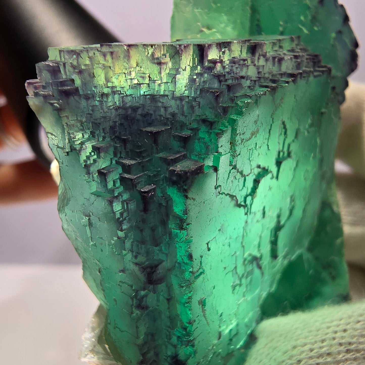 Phantom Fluorit Würfel Stufe parkettiert zonal Okorusu Namibia 78*60*37mm
