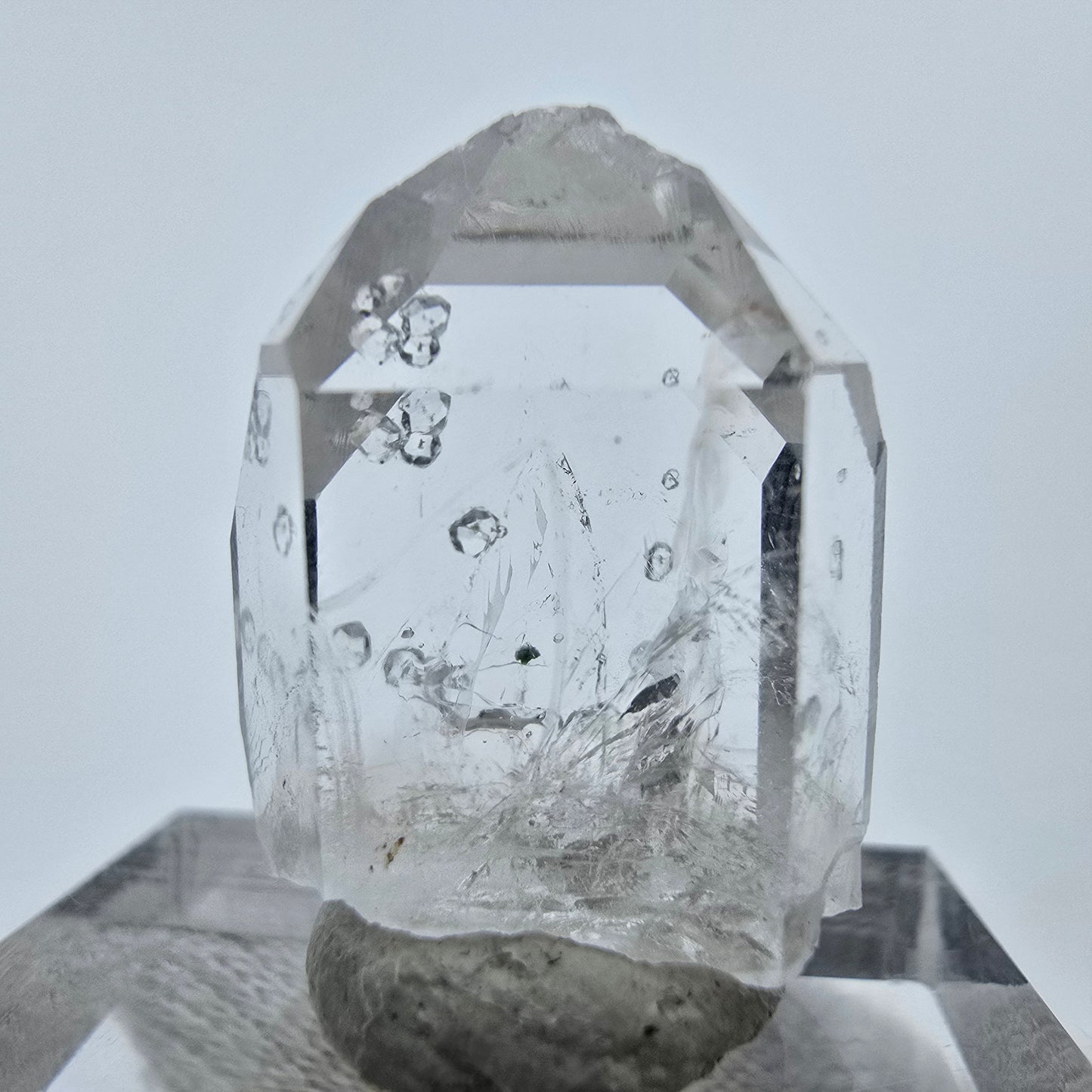 Phantom Quarz mit Analcim Streep Mine, Goboboseb, Namibia 23*17*11mm