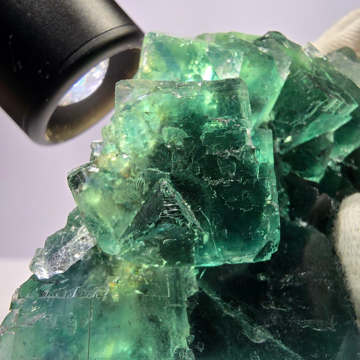 Grand cube de fluorite fantôme vert étagé Okorusu Namibie 102 x 78 x 28 mm