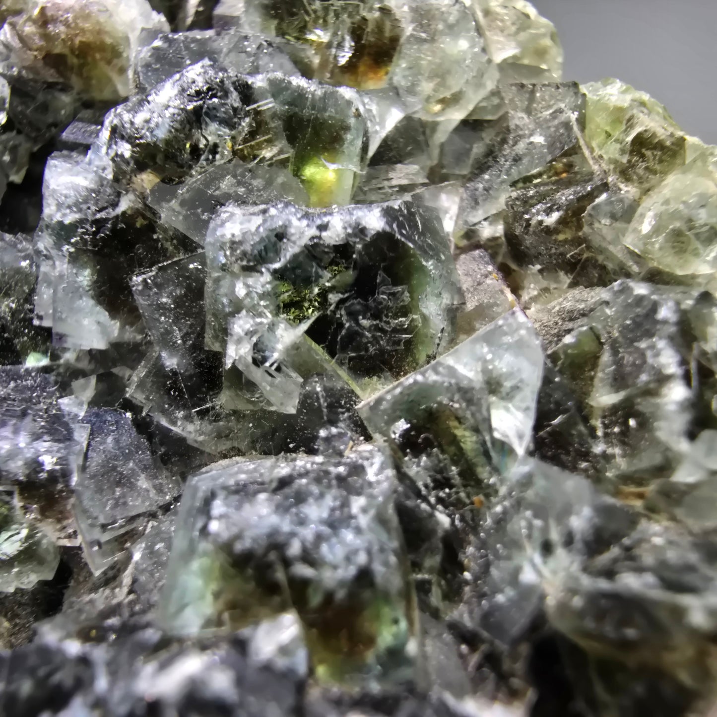 Schöne Phantom Fluorit Würfel Stufe grün braun Okorusu, Namibia 70*68*15mm