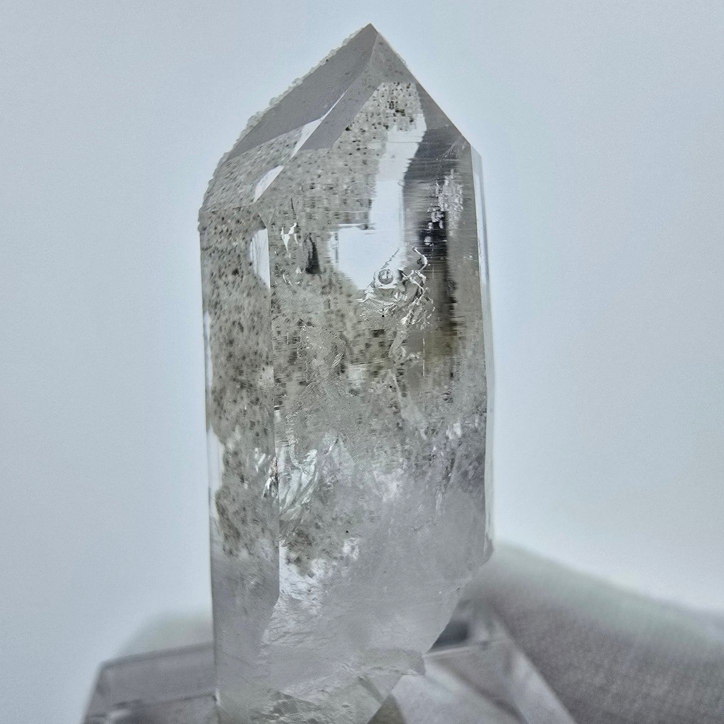 Enhydro Phantom DT Quarz mit UV Calcit, 3x Blase Goboboseb, Namibia 38*14*10mm
