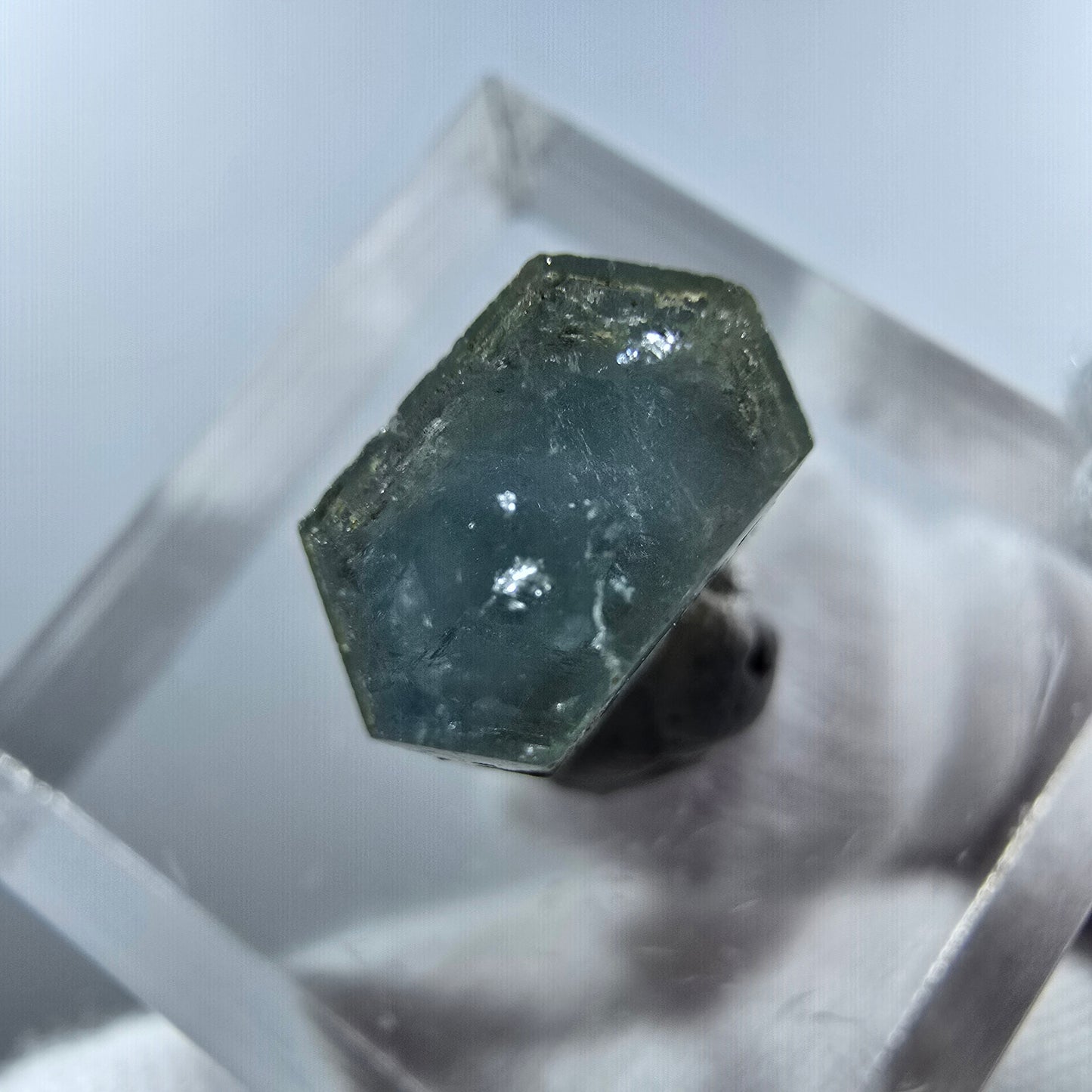 Cristal d'aigue-marine X clair rare Erongo, Namibie 14*9*5mm