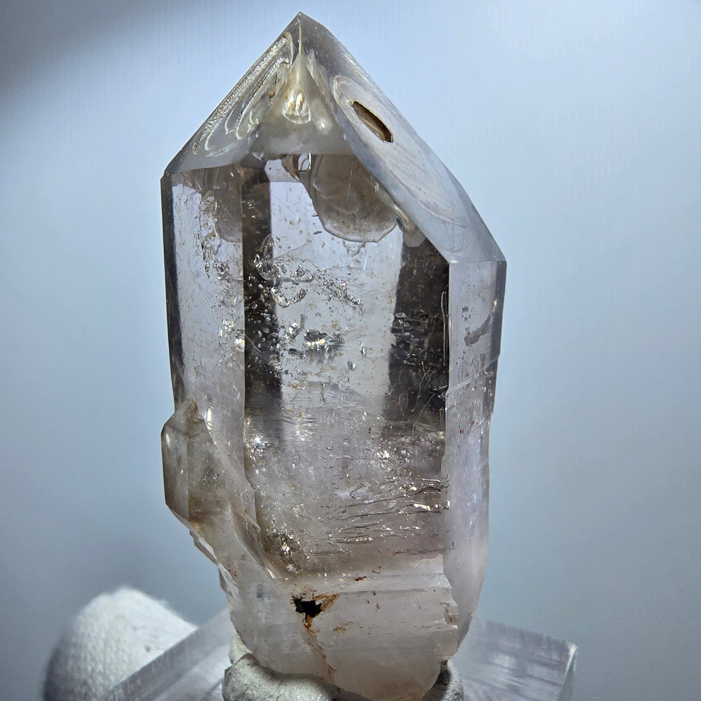 Pointe de sceptre en améthyste fantôme transparente, Goboboseb, Namibie, 50 x 24 x 21 mm