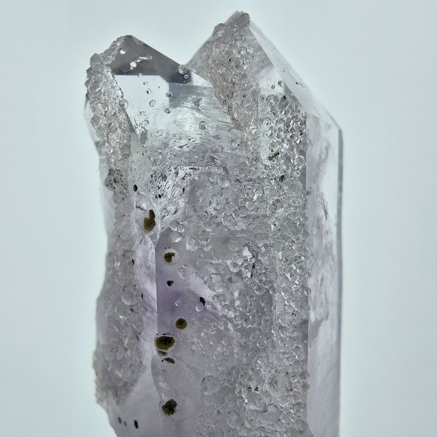 Harlekin Phantom Amethyst mit Analcim Streep Mine Goboboseb Namibia 47*21*19mm