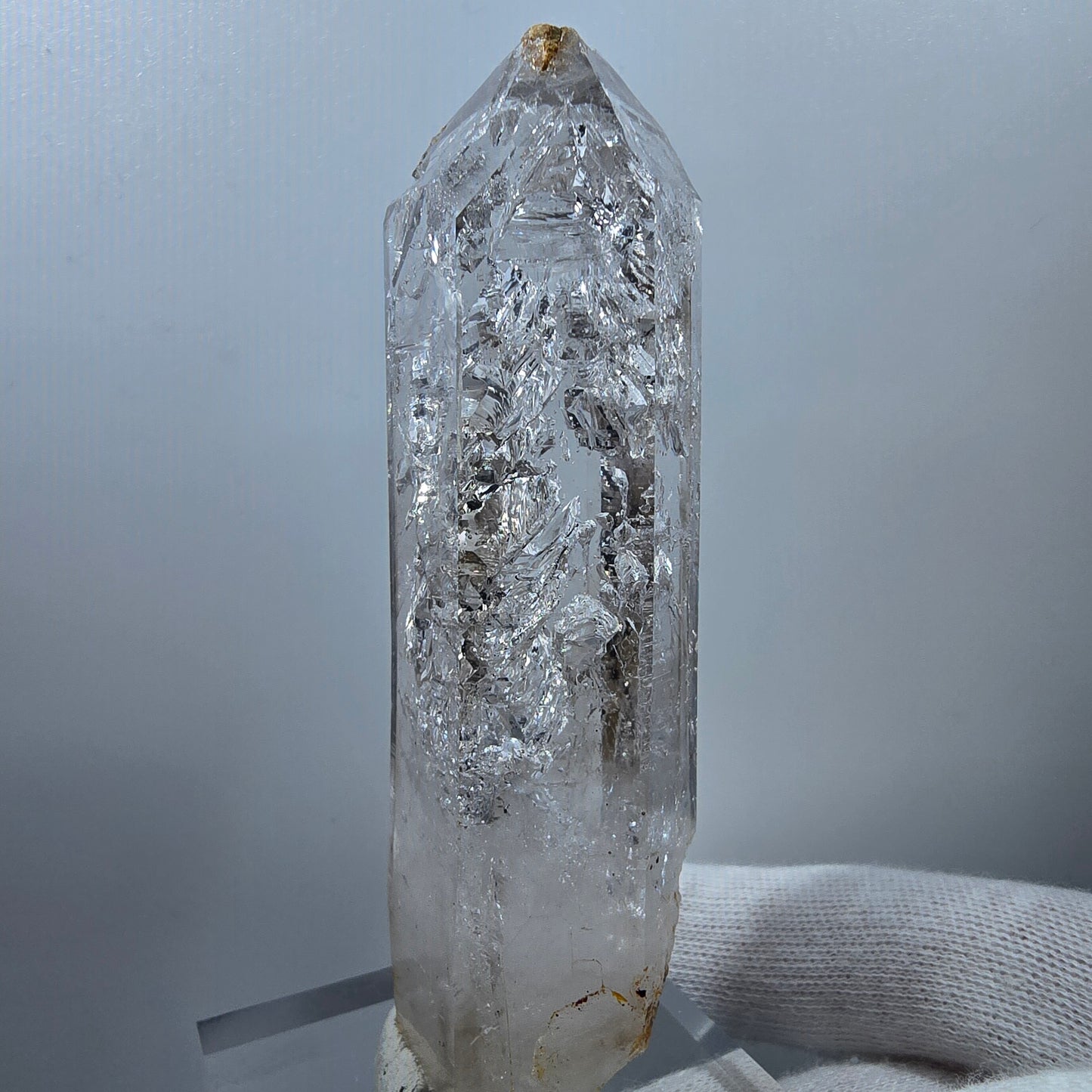 Enhydro Window Smoky Quartz, 3 Gobobs de poche Valentine à bulles (grandes). Namibie, 97 x 29 x 22 mm.