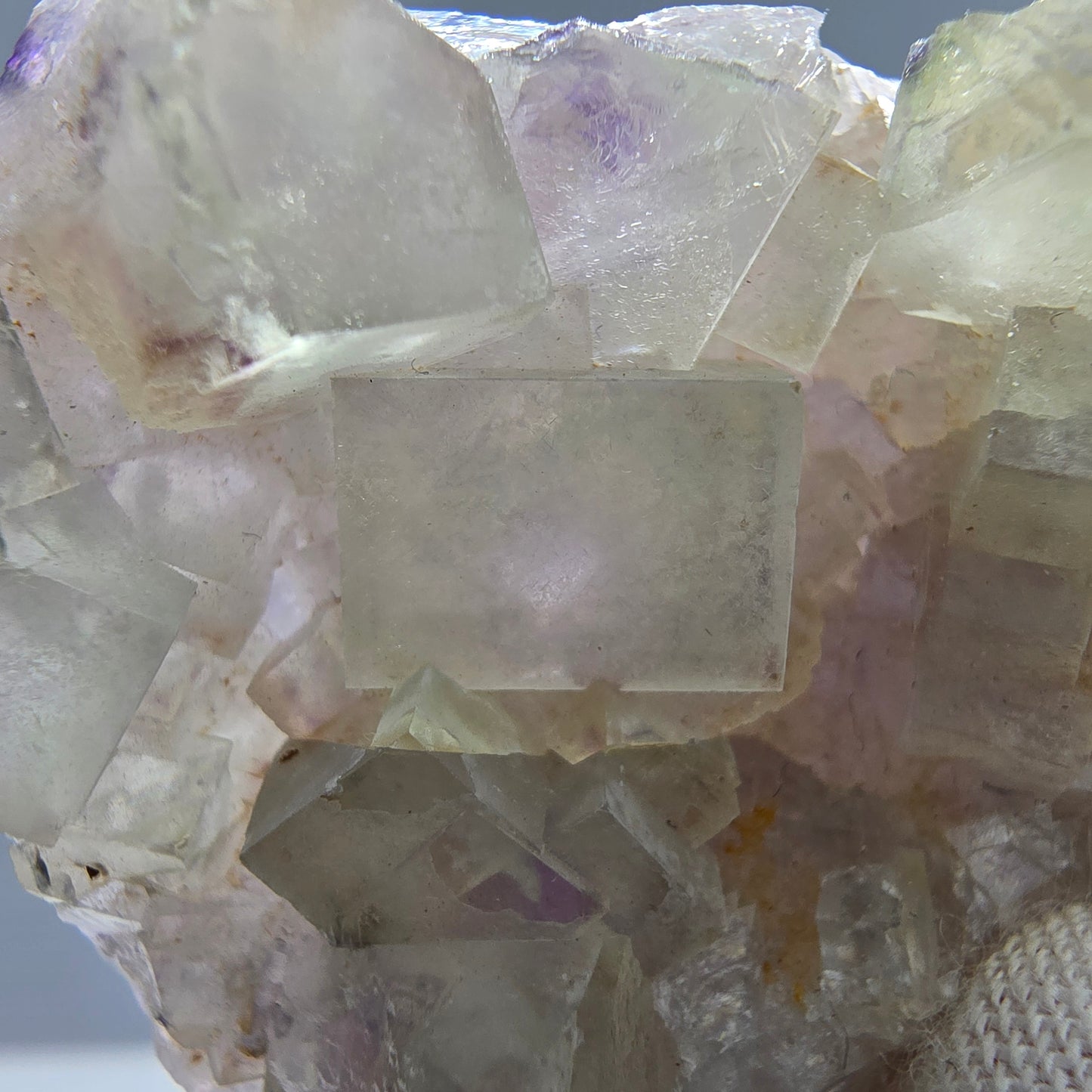 Seltene UV Phantom Fluorit Würfel Stufe grün lila Brandberg, Namibia 58*33*20mm