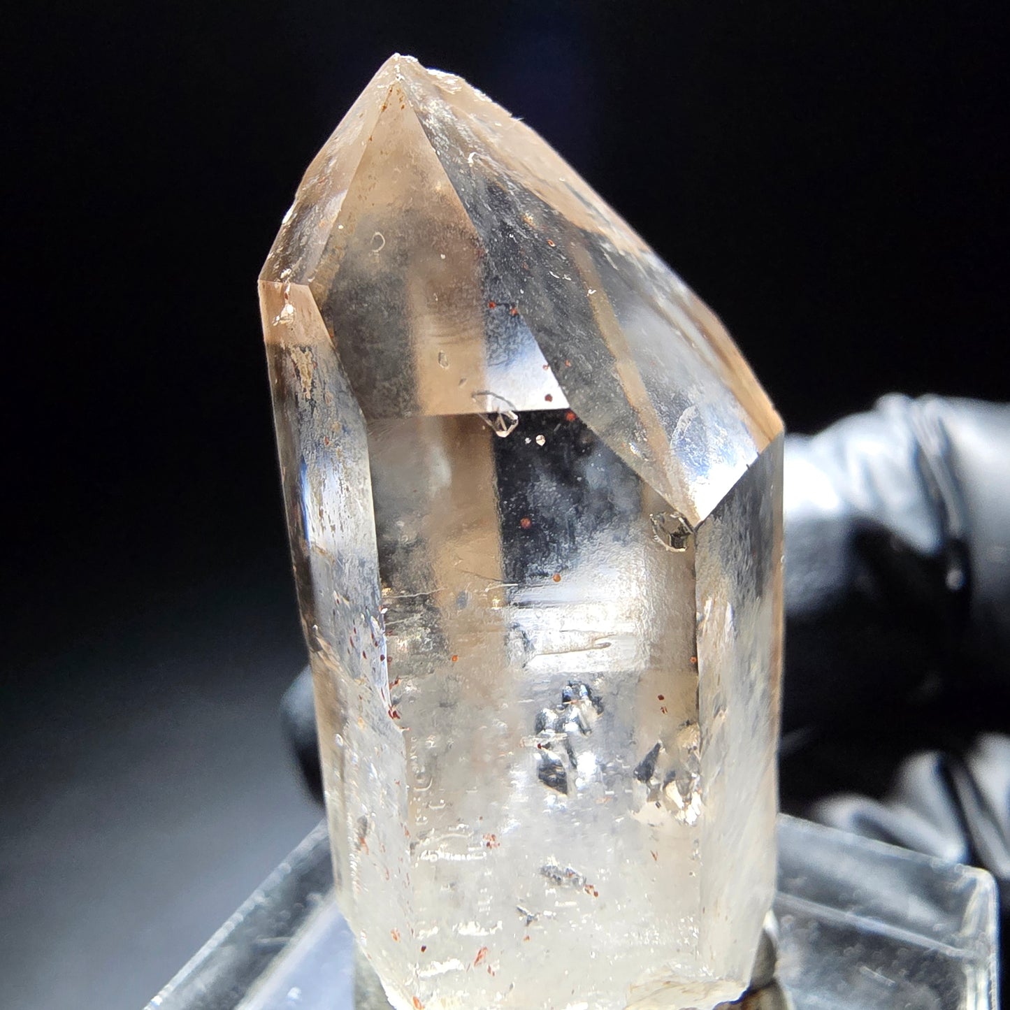 Klare Phantom Rauchquarz Spitze Goboboseb, Namibia 35*19*12mm Mineraliensammlung