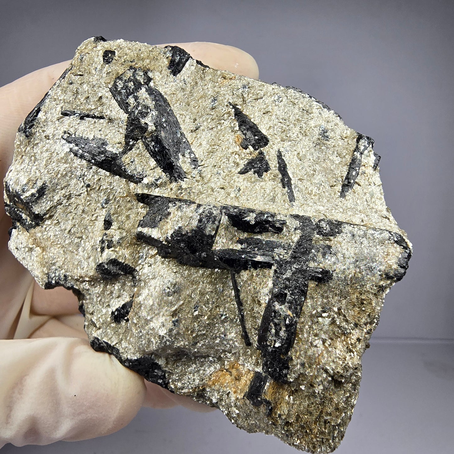 Seltene Schörl Turmalin auf Matrix Stufe 76*63*32mm Namibia Mineraliensammlung
