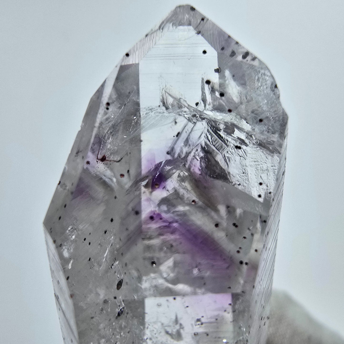 Phantom Amethyst mit Analcim, Hämatit Streep Mine Goboboseb Namibia 55*18*16mm