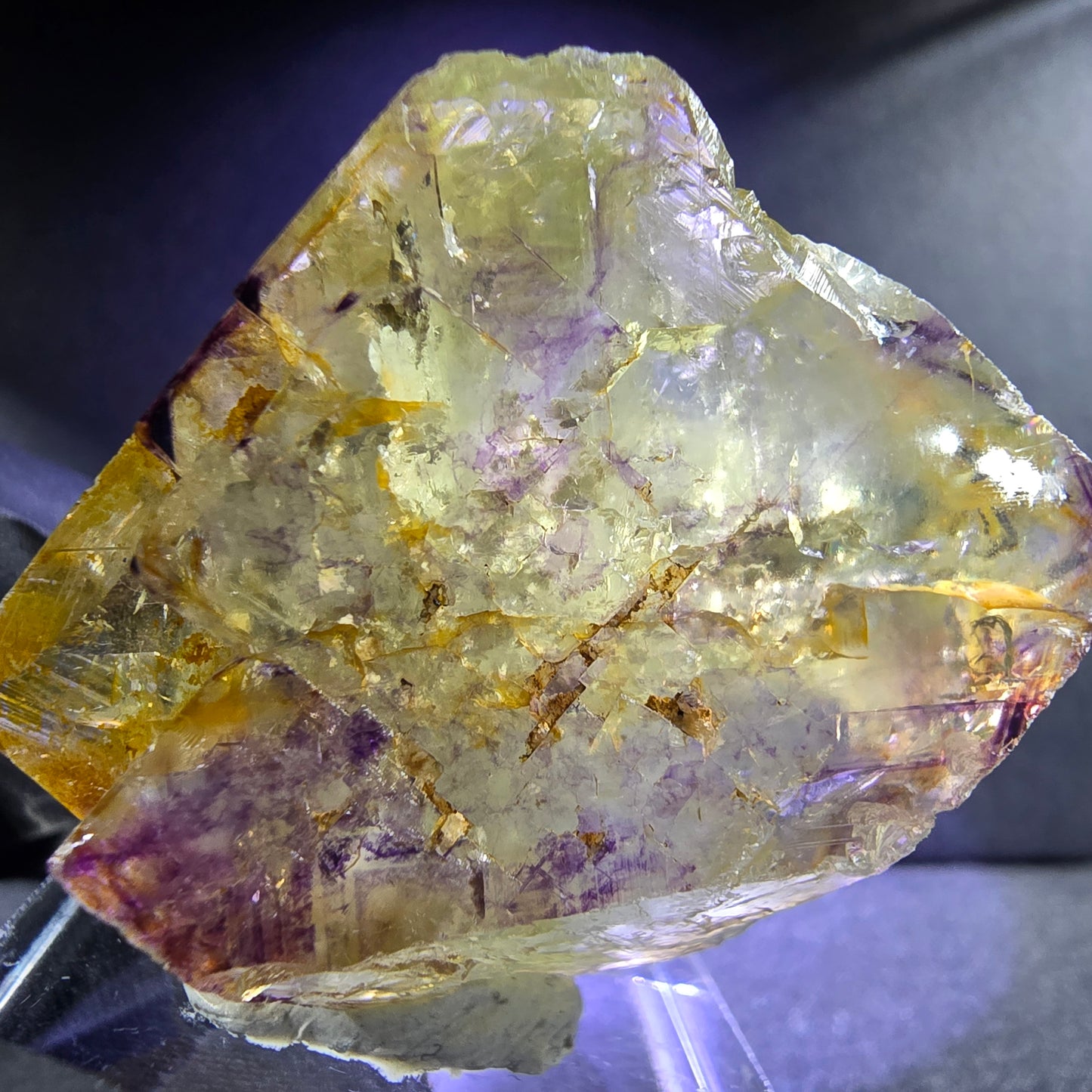 Klarer Phantom Honey Pocket Fluorit Würfel gelb lila 30*28*19mm Okorusu, Namibia