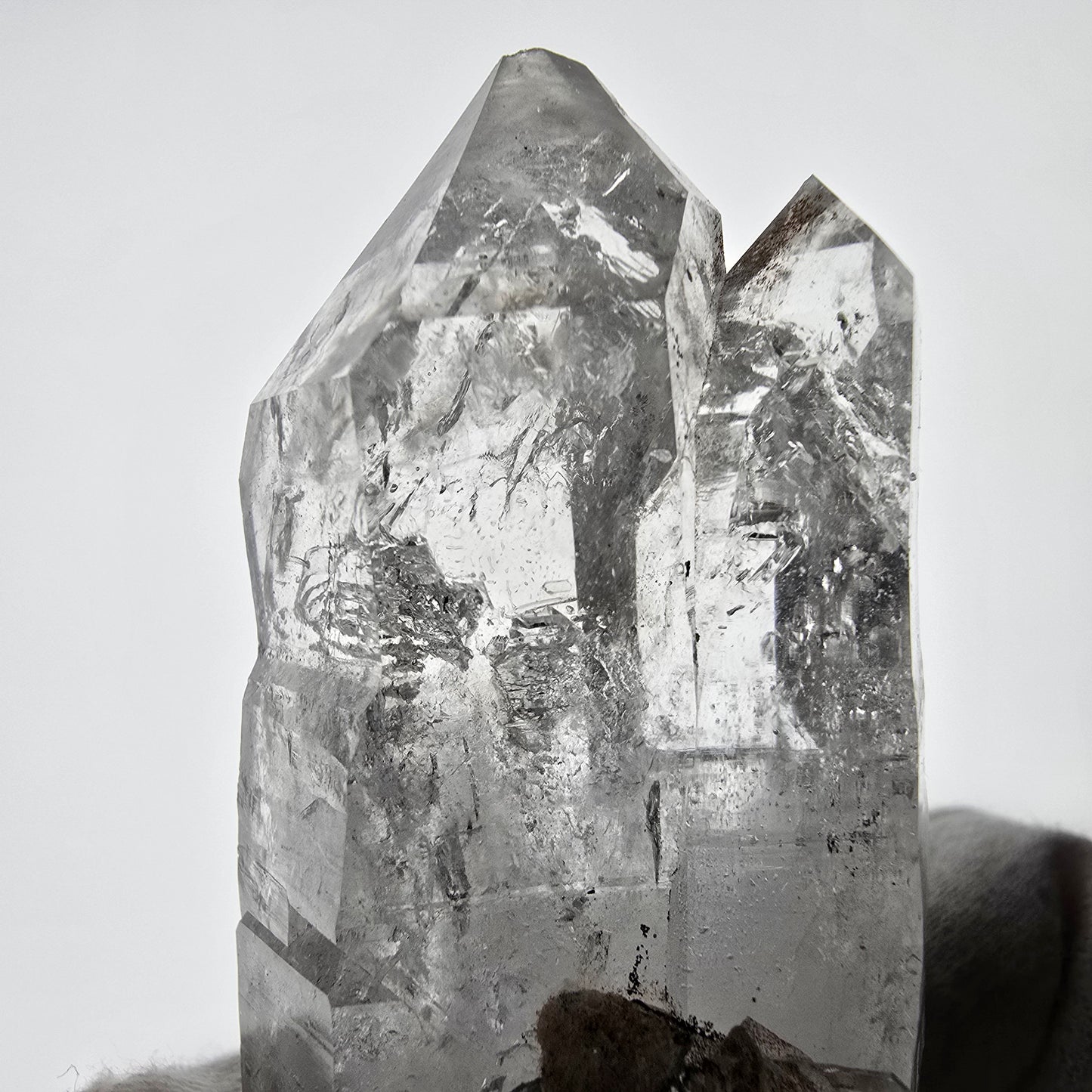 Quartz fumé squelette Enhydro DT, calcite UV, 2x Bubble Valentine Pocket, Namibie 105 x 38 x 32 mm