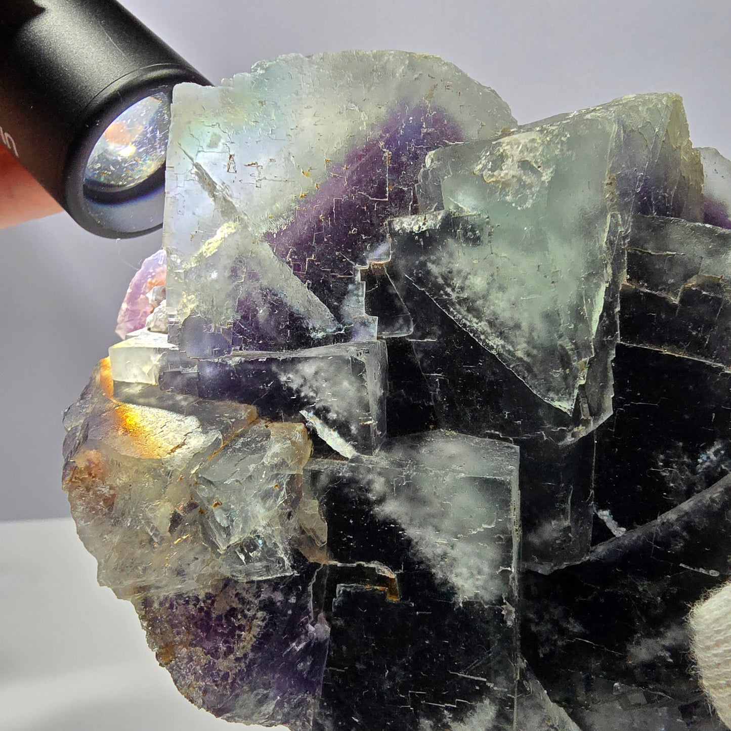 Spécimen de cube de fluorite fantôme XL, parqueté vert violet Okorusu, Namibie 141*130*48 mm