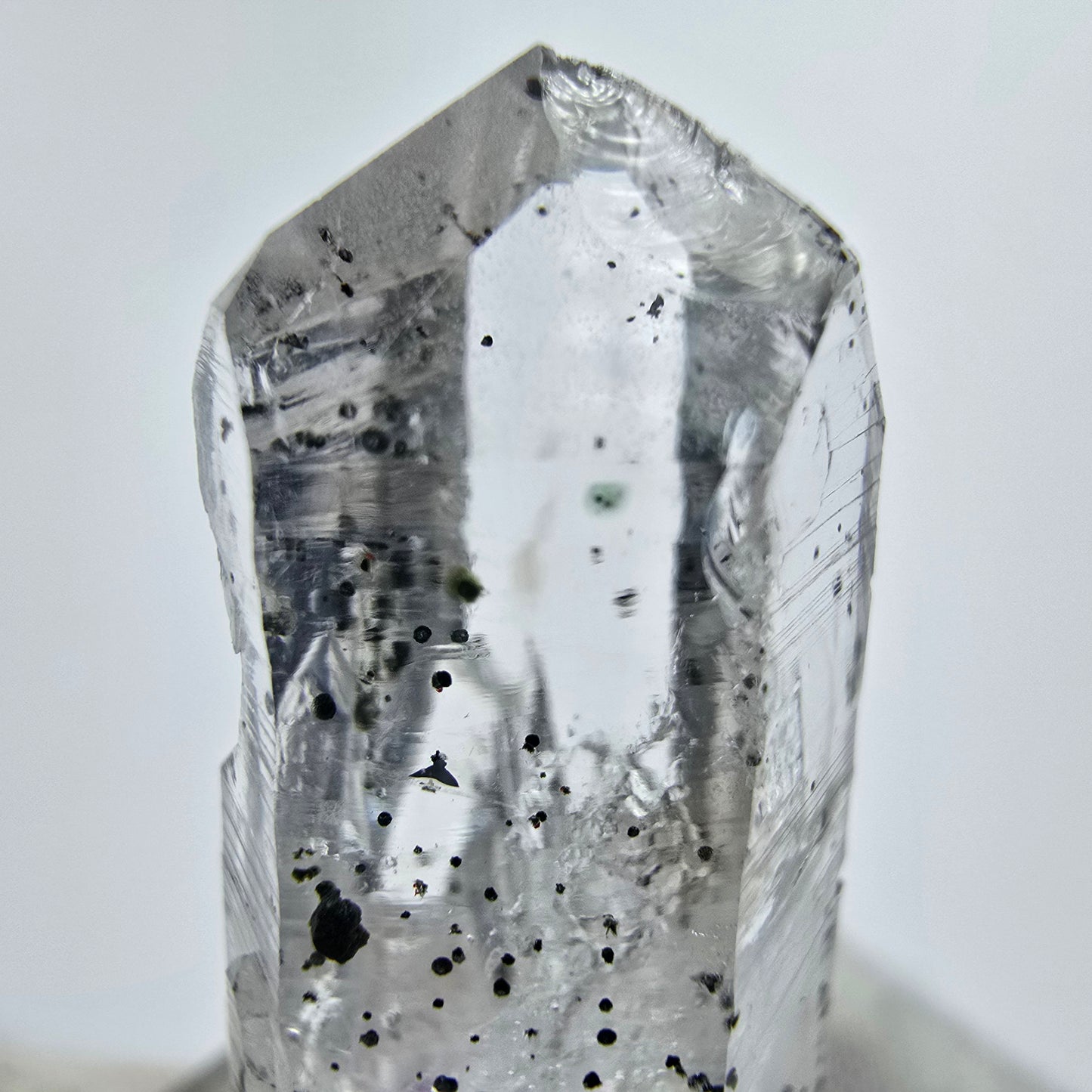 Phantom Amethyst Kristall mit Hämatit Streep Mine Goboboseb Namibia 37*16*11mm