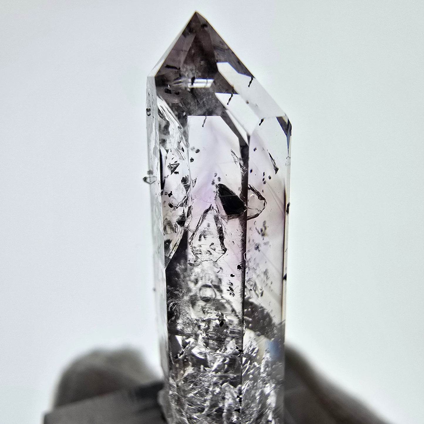 Quartz fumé fantôme Enhydro avec hématite, mine Bubble Streep, Namibie, 39 x 12 x 9 mm