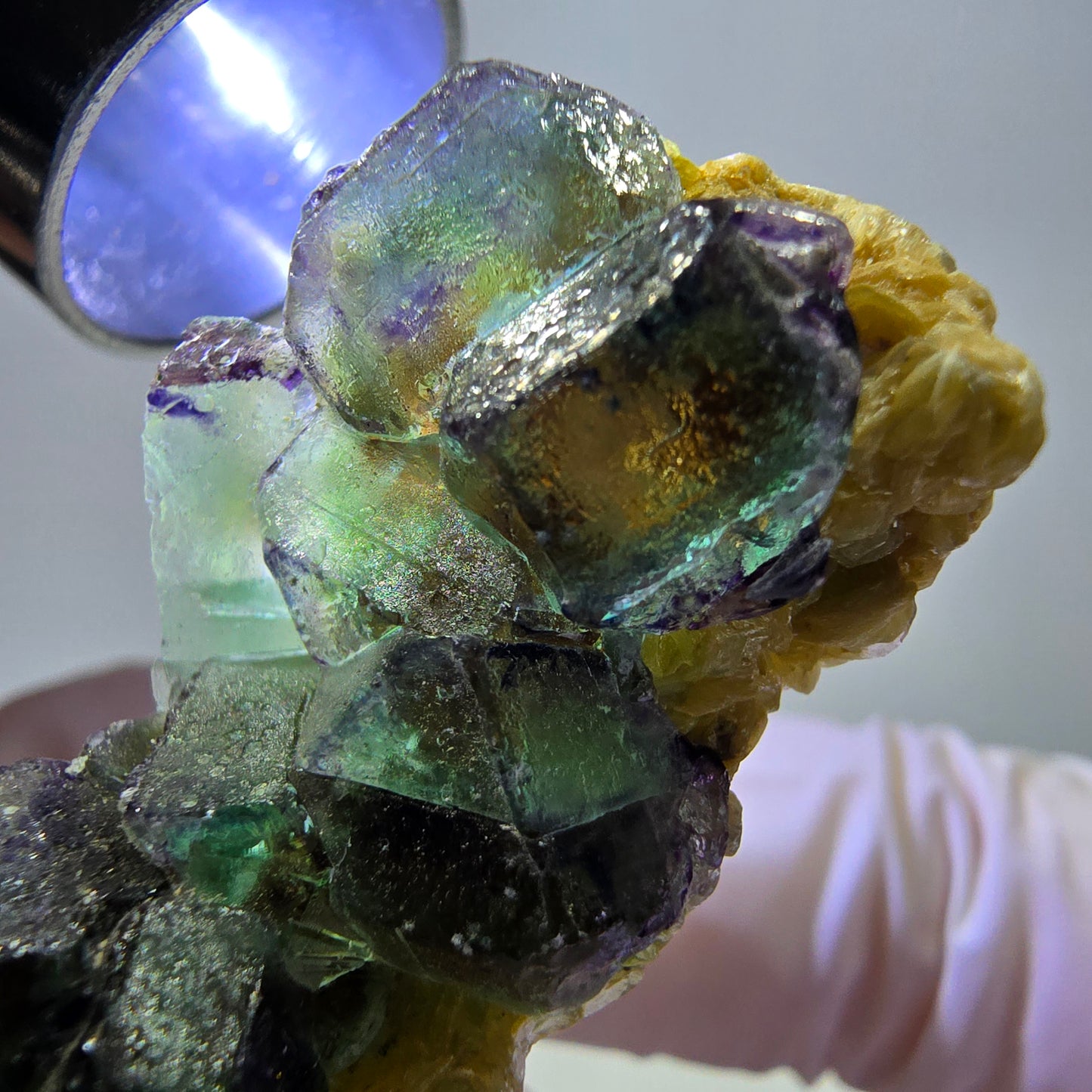 Cube de fluorite fantôme, zonal, spécimen de muscovite, Erongo, Namibie, 38 x 21 x 19 mm