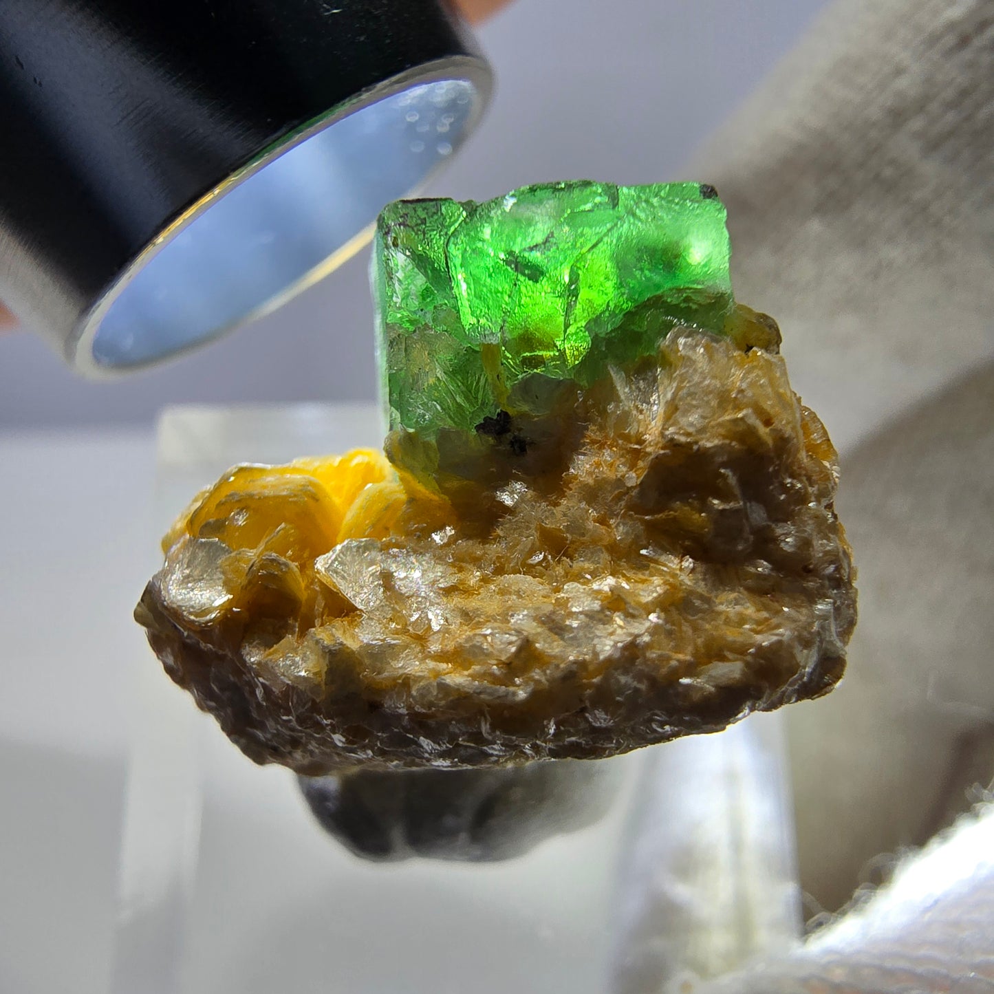 Cube de fluorite fantôme, spécimen de muscovite, Erongo, Namibie, 24 x 20 x 17 mm
