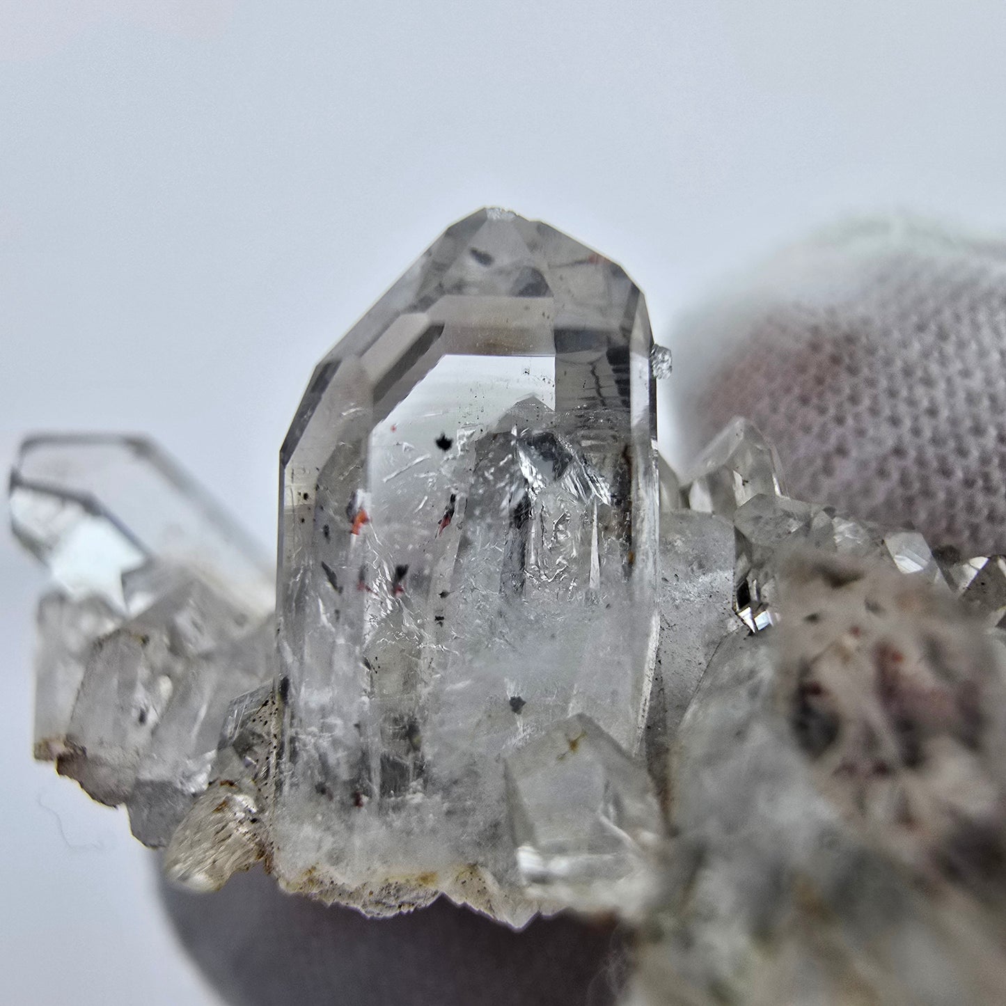 Spécimen rare de quartz fantôme Harlequin, mine Streep, Goboboseb, Namibie, 41 x 29 x 14 mm