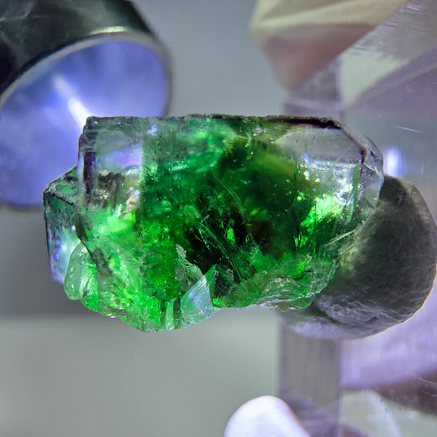 Cube de fluorite fantôme, zonal, qualité muscovite Erongo, Namibie 18*12*9mm