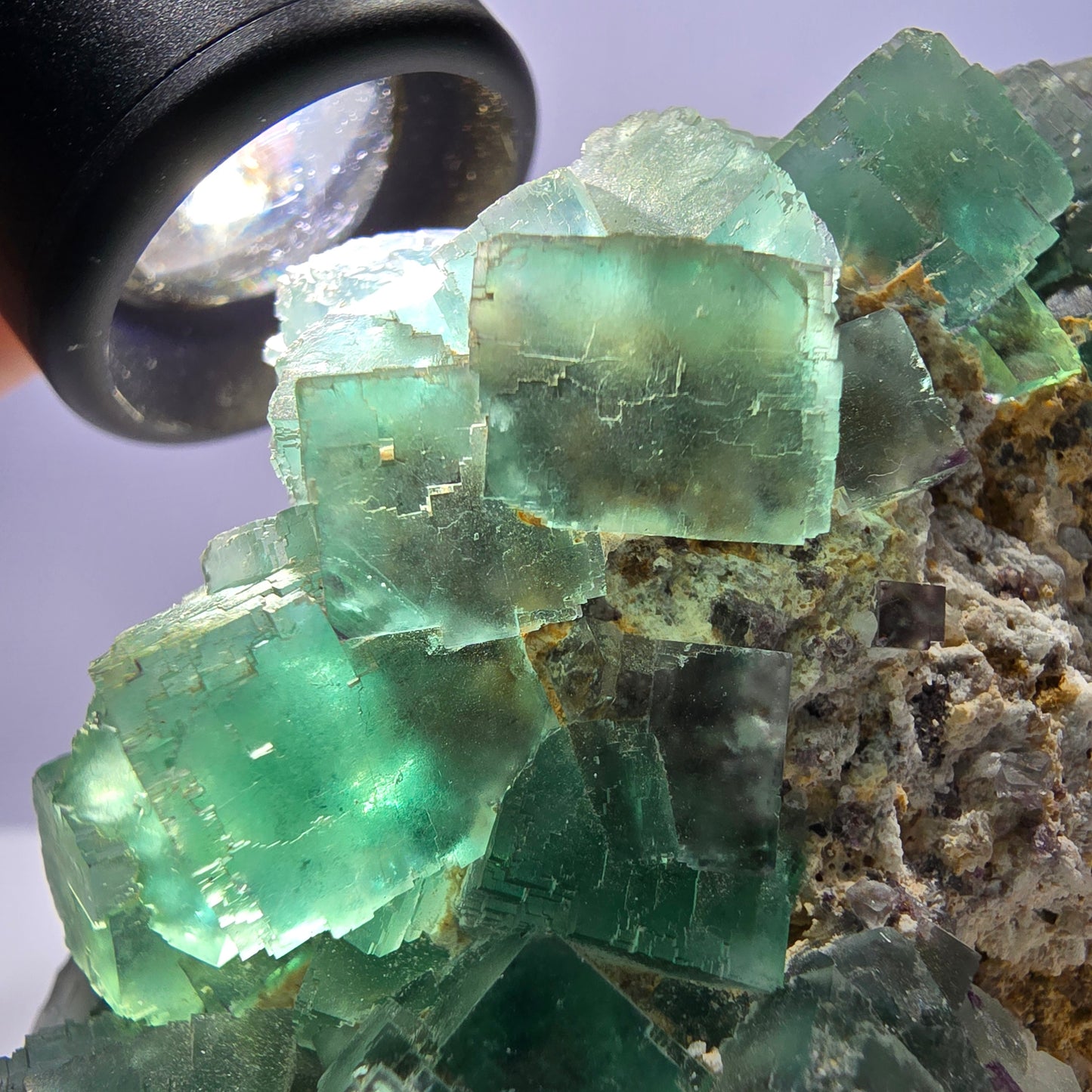 Grand spécimen de cube de fluorite fantôme, parqueté zonal Okorusu Namibie 99*62*47mm
