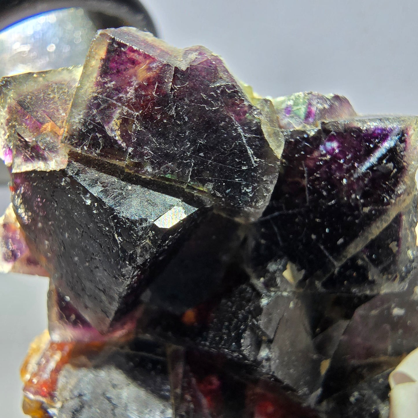 Rare spécimen de cube de fluorite fantôme, vert violet jaune Okorusu, Namibie 48 x 39 x 14 mm
