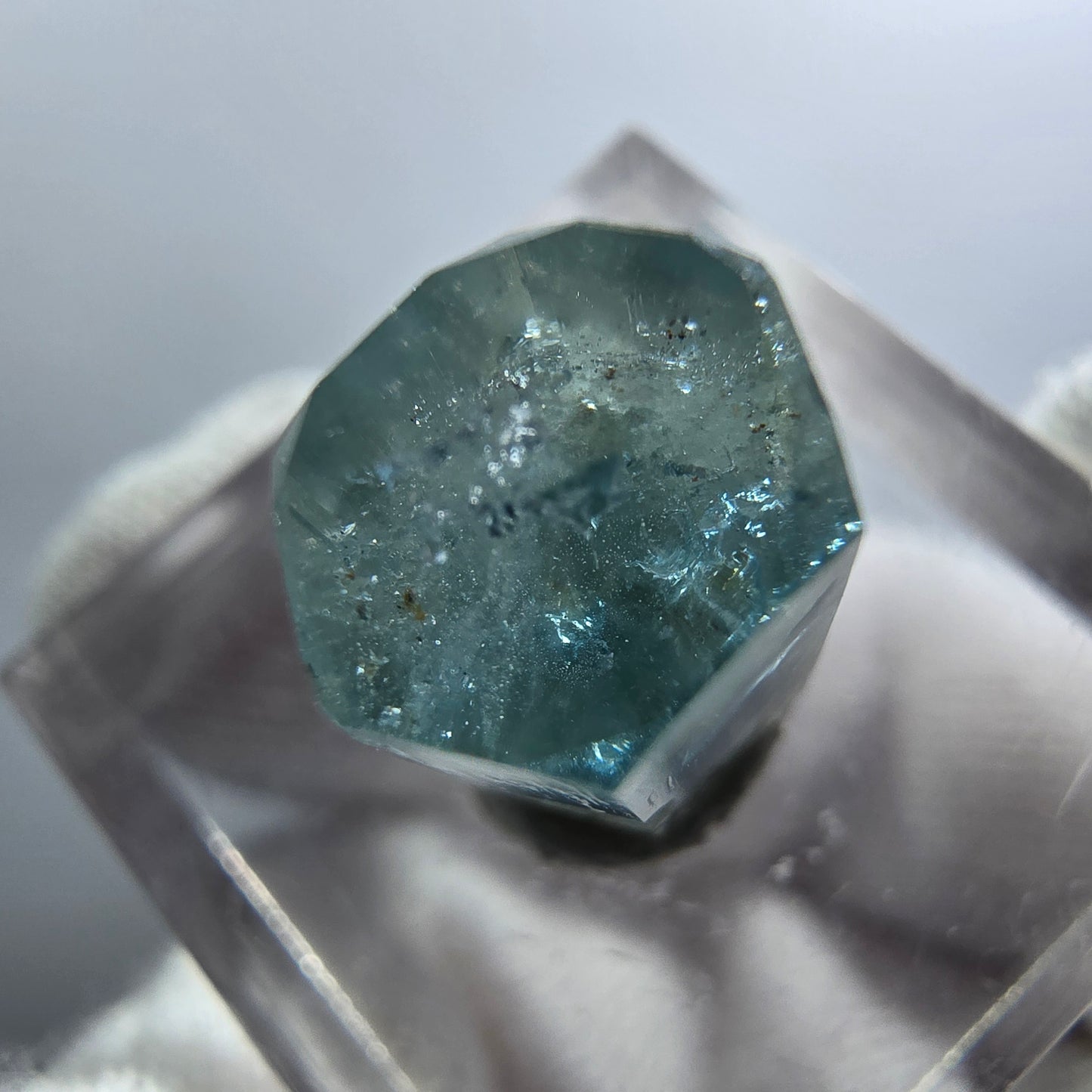 Cristal d'aigue-marine X clair rare Erongo, Namibie 17*10*7mm