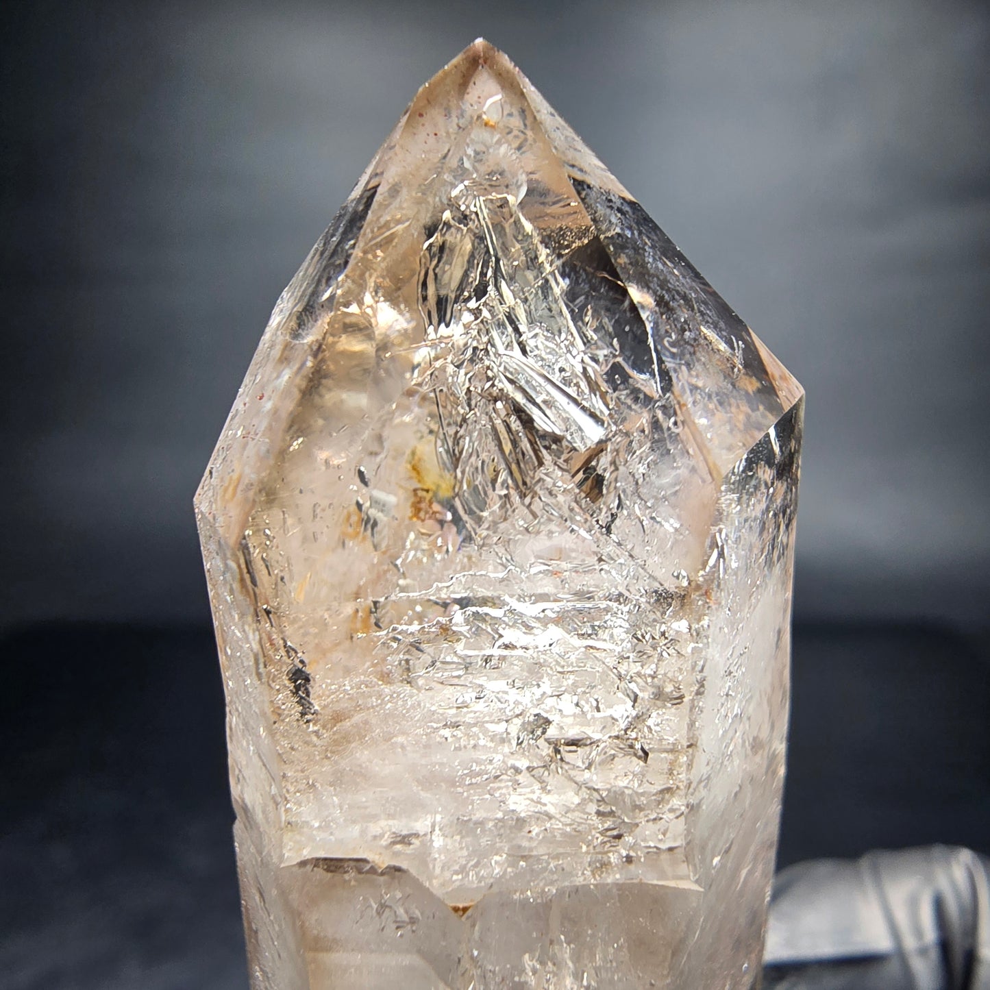 Points à double terminaison en quartz fumé fantôme clair Goboboseb namibie 62*25*19mm