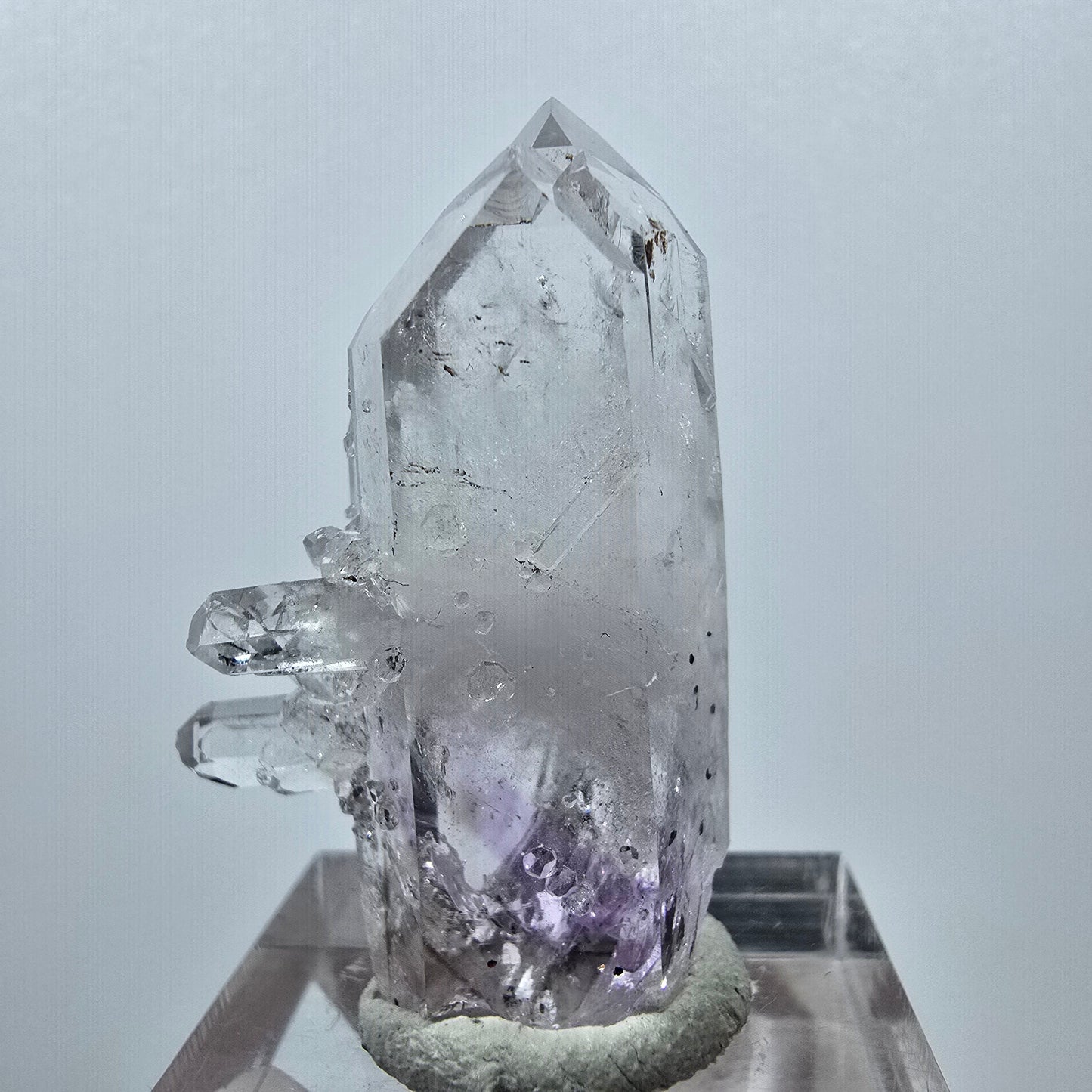 Améthyste fantôme avec analcim, mine d'hématite Streep, Goboboseb, Namibie, 38 x 23 x 14 mm