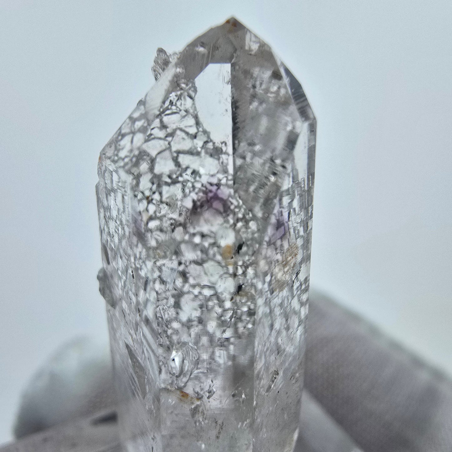 Phantom Amethyst mit Analcim Streep Mine, Goboboseb, Namibia 35*15*10mm Sammlung