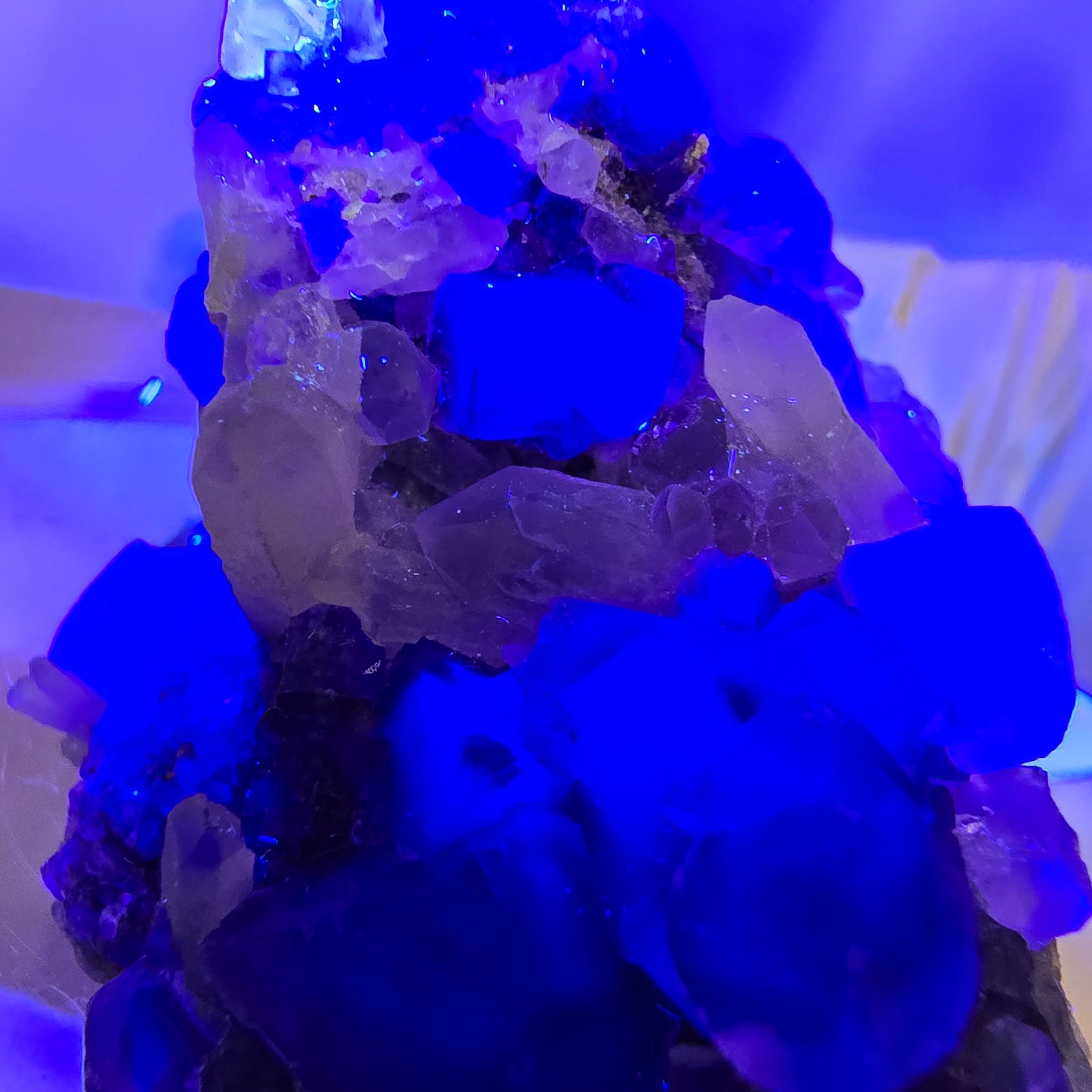 Phantom Fluorit Würfel, parkettiert, Quarz Stufe Okorusu, Namibia 35*25*19mm
