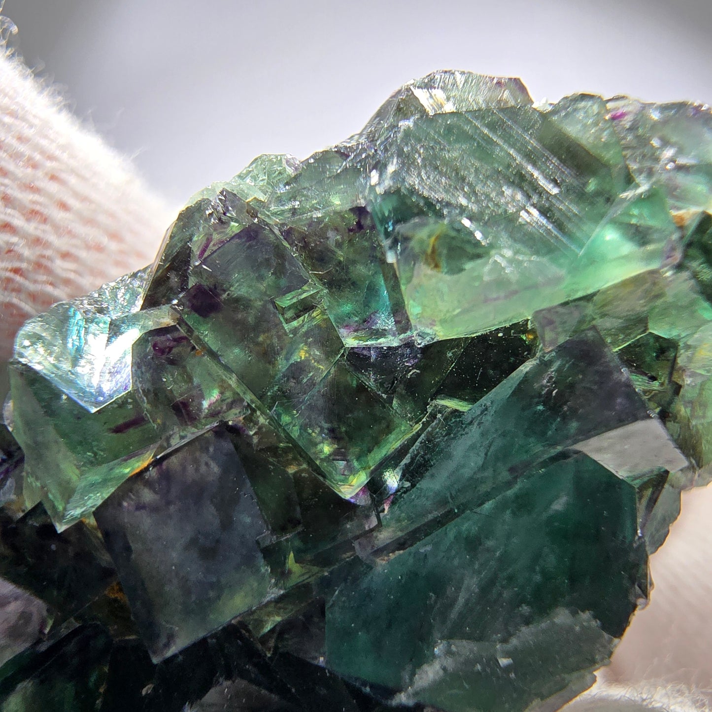 Spécimen rare de cube de fluorite fantôme, vert zonal et violet, Okorusu, Namibie, 54 x 23 x 12 mm