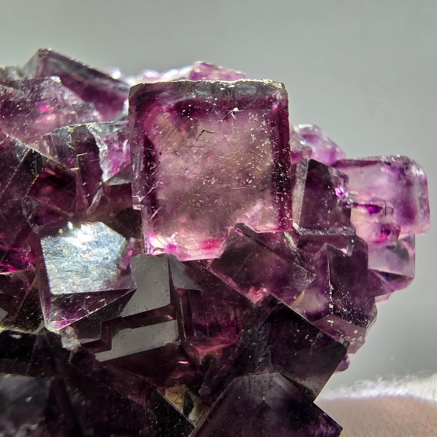 Seltene Phantom Fluorit Würfel Stufe lila grün weiß Okorusu, Namibia 88*53*34mm
