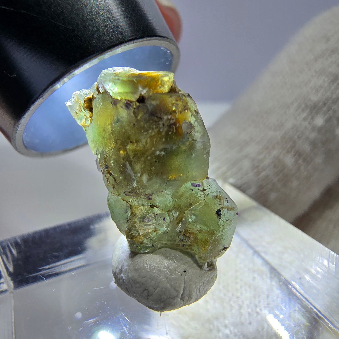 Cube de fluorite fantôme, spécimen de muscovite, Erongo, Namibie, 18 x 14 x 9 mm