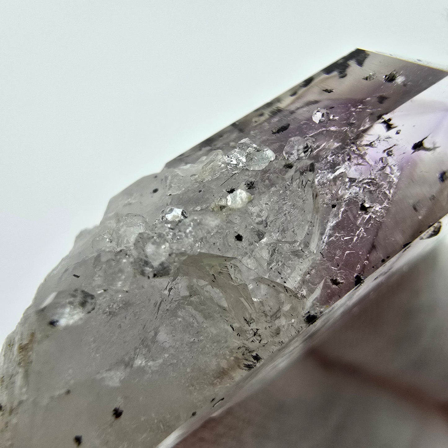 Harlekin Phantom Amethyst mit Analcim Streep Mine Goboboseb Namibia 33*18*11mm
