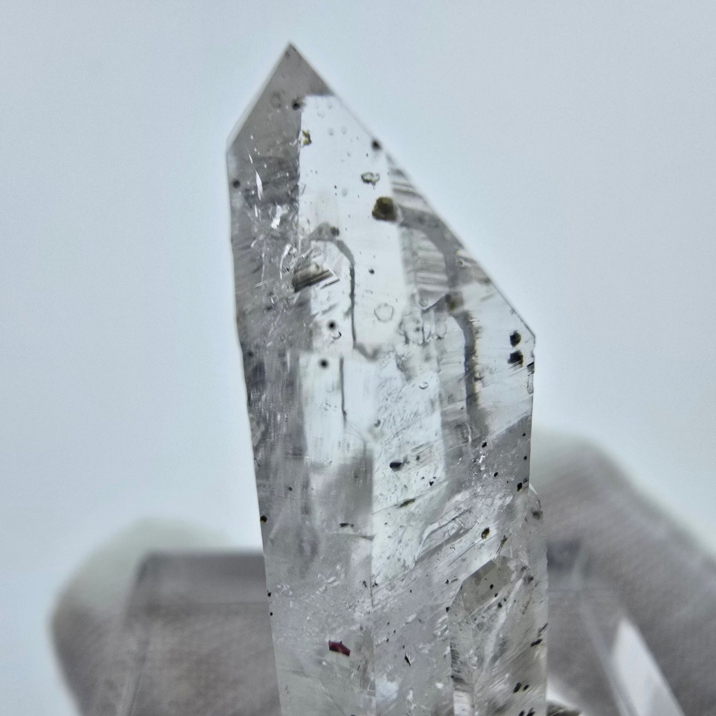 Klarer Harlekin Phantom Quarz Kristall Streep Mine, Goboboseb Namibia 30*14*11mm