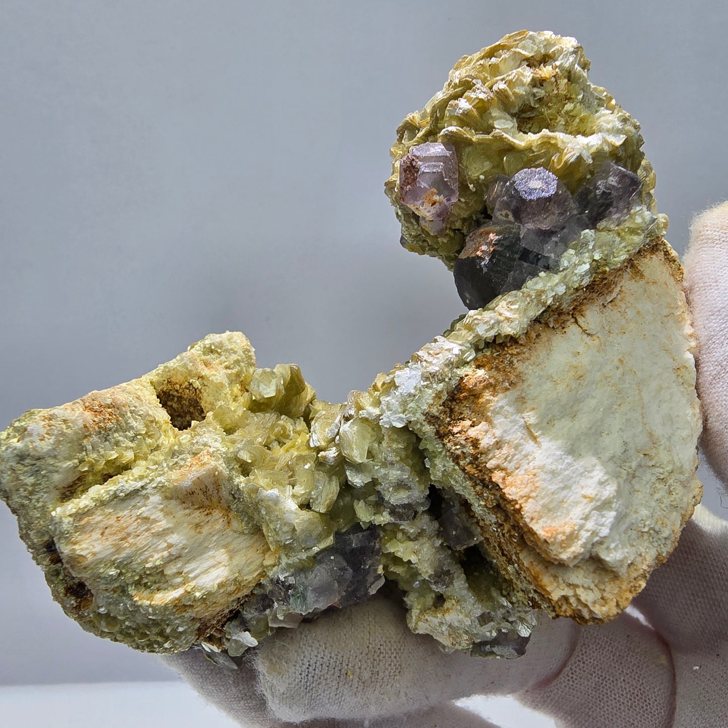 Seltene Muskovit, Fluorit, Hyalit Orthoklas Stufe Erongo, Namibia 90*62*53mm