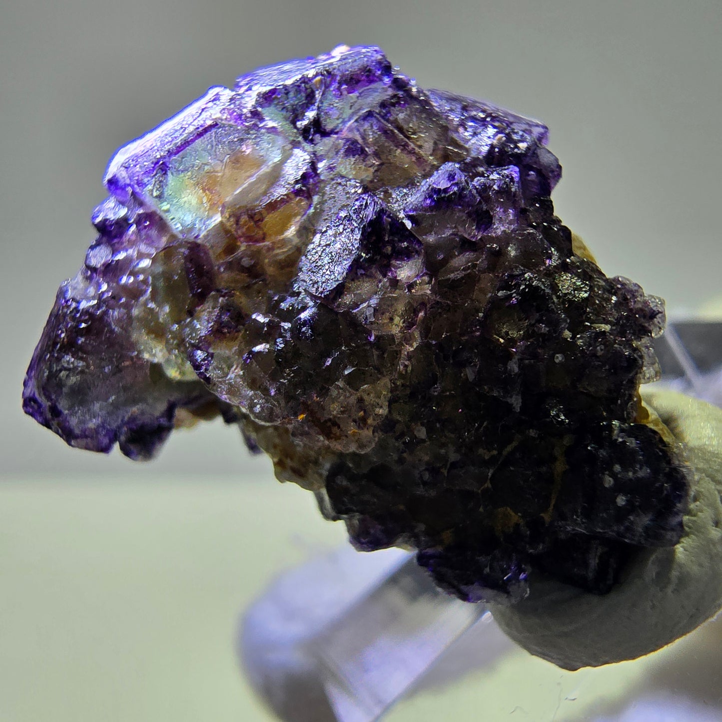 Cubes de fluorite fantôme colorés, spécimen de muscovite, Erongo, Namibie, 25 x 18 x 11 mm