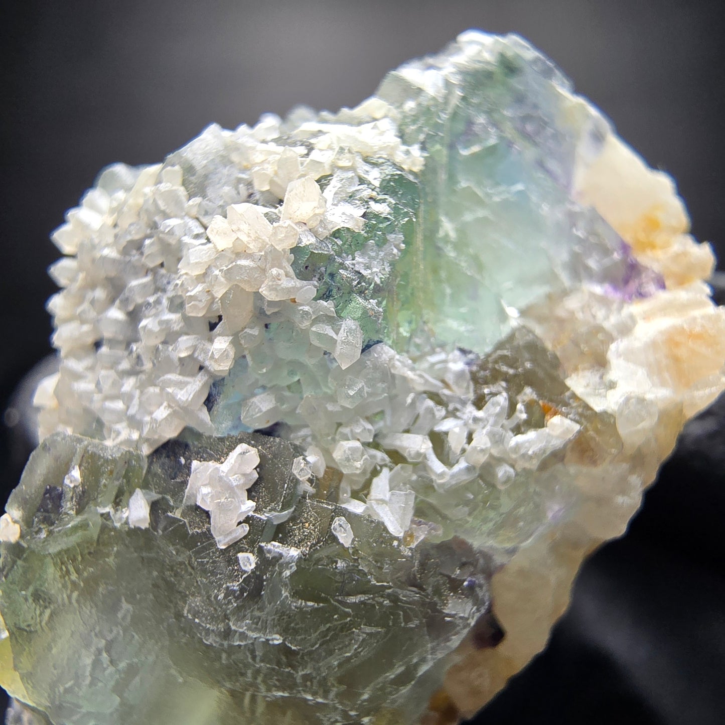 Cube de fluorite fantôme étagé, vert, bleu, violet, Omehane, namibie, 46x28x24mm