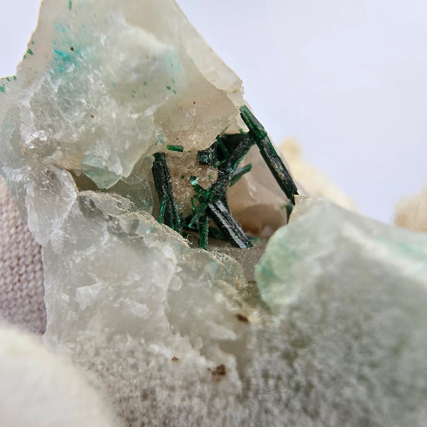 Rare Malachite XX sur Quartz Cluster Kaokoveld, Namibie 30*24*21mm Collection