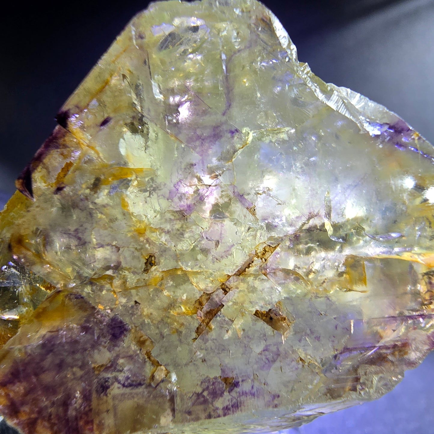 Klarer Phantom Honey Pocket Fluorit Würfel gelb lila 30*28*19mm Okorusu, Namibia
