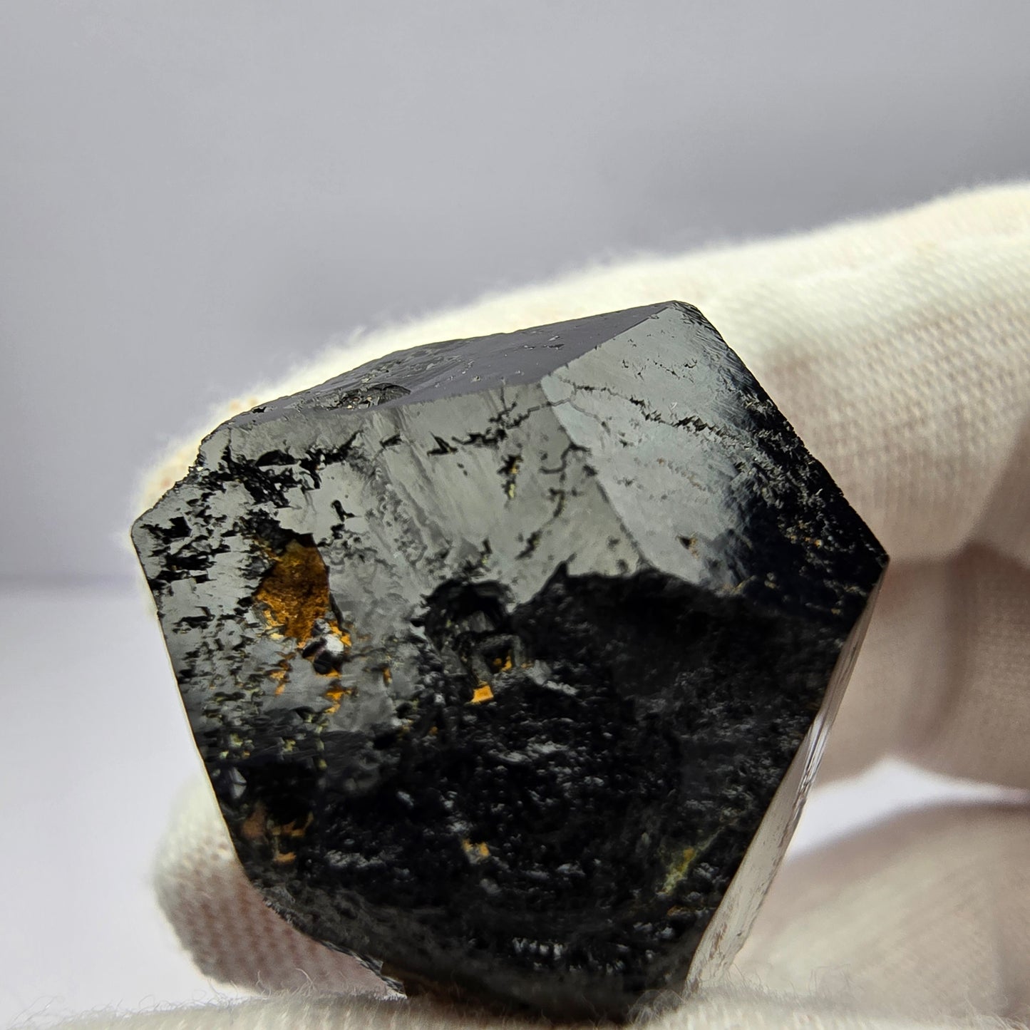 Symmetrischer Schörl Turmalin schwarz glänzend Erongo, Namibia 28*21*19mm