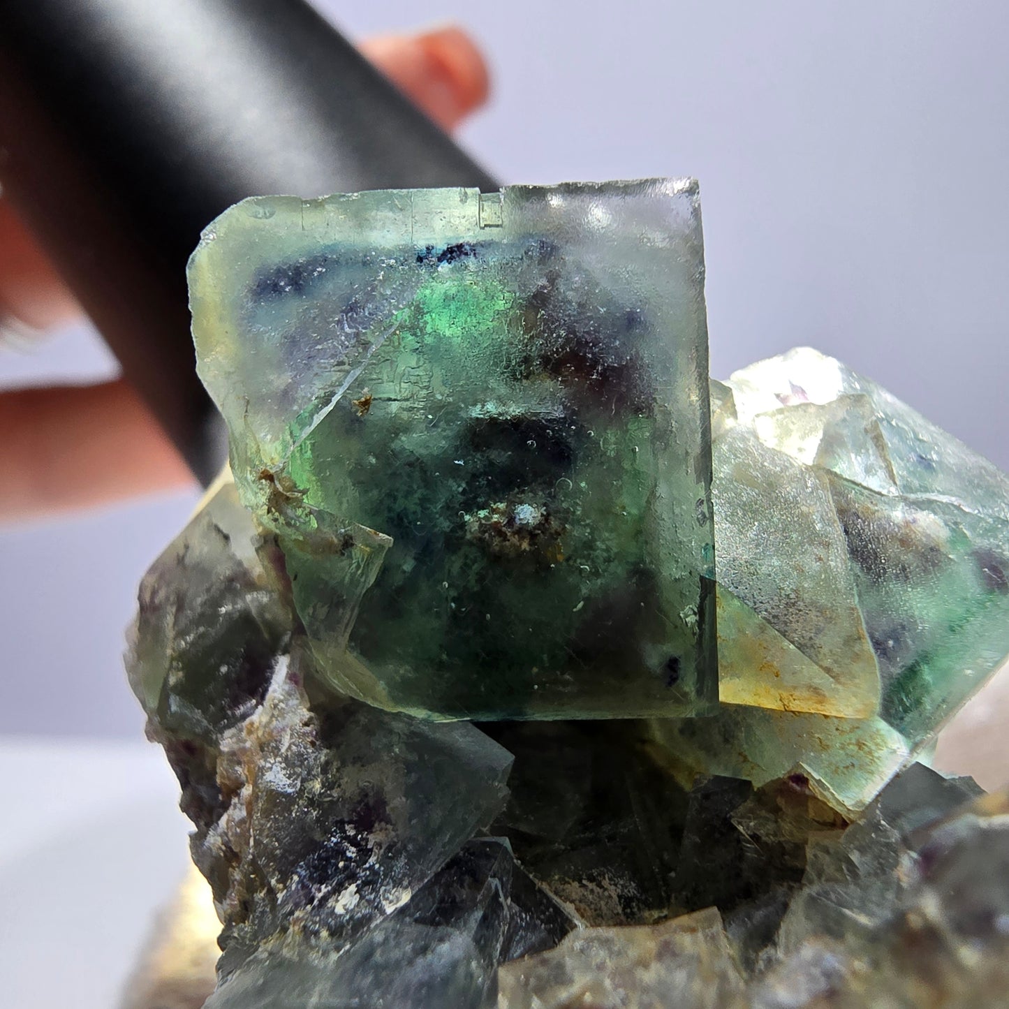 Rare spécimen de cube de fluorite fantôme, vert violet Okorusu Namibie 62*48*32mm