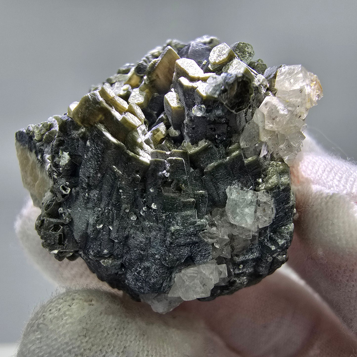 Seltene Muskovit, UV Calcit Stufe Erongo, Namibia 38*36*30mm Mineraliensammlung