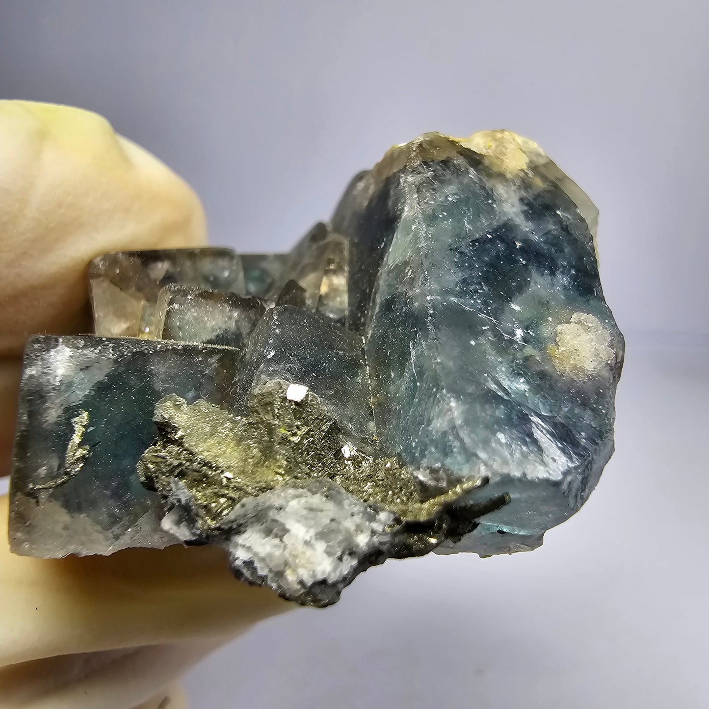 Klare Fluorit Würfel Stufe (mit Hämatit?) 42*33*25mm Unbekannt Sammlung