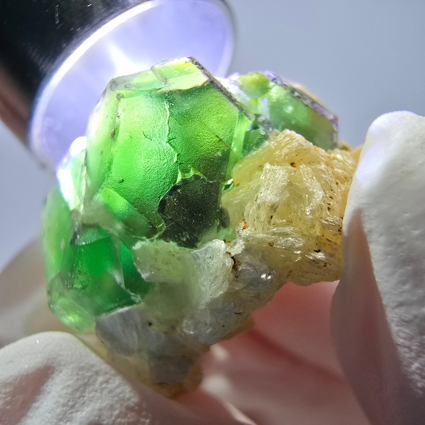 Cube hexagonal de fluorite fantôme, spécimen de muscovite, Erongo, Namibie, 24 x 20 x 19 mm