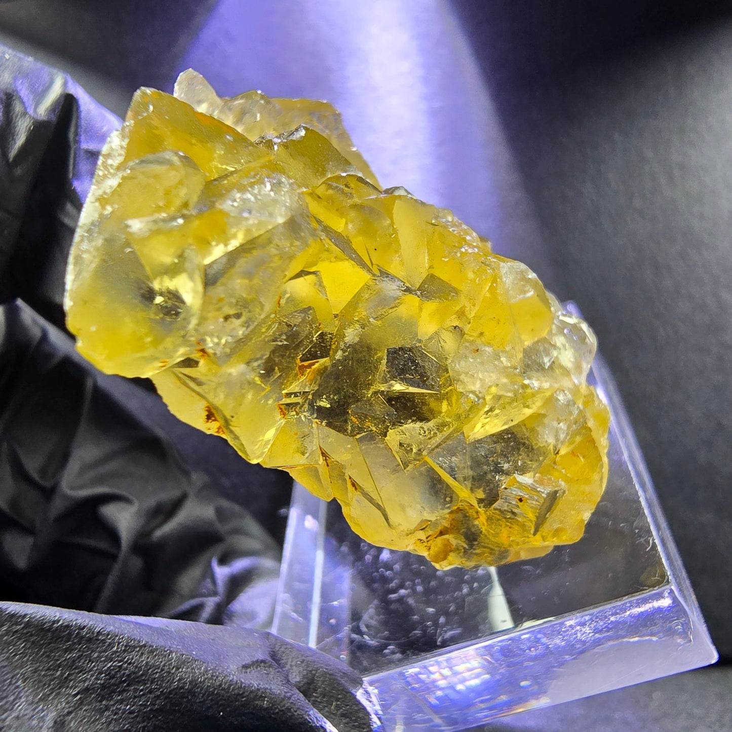 Seltene Honey Pocket Phantom Fluorit XX Würfel Stufe 35*26*14mm Okorusu, Namibia
