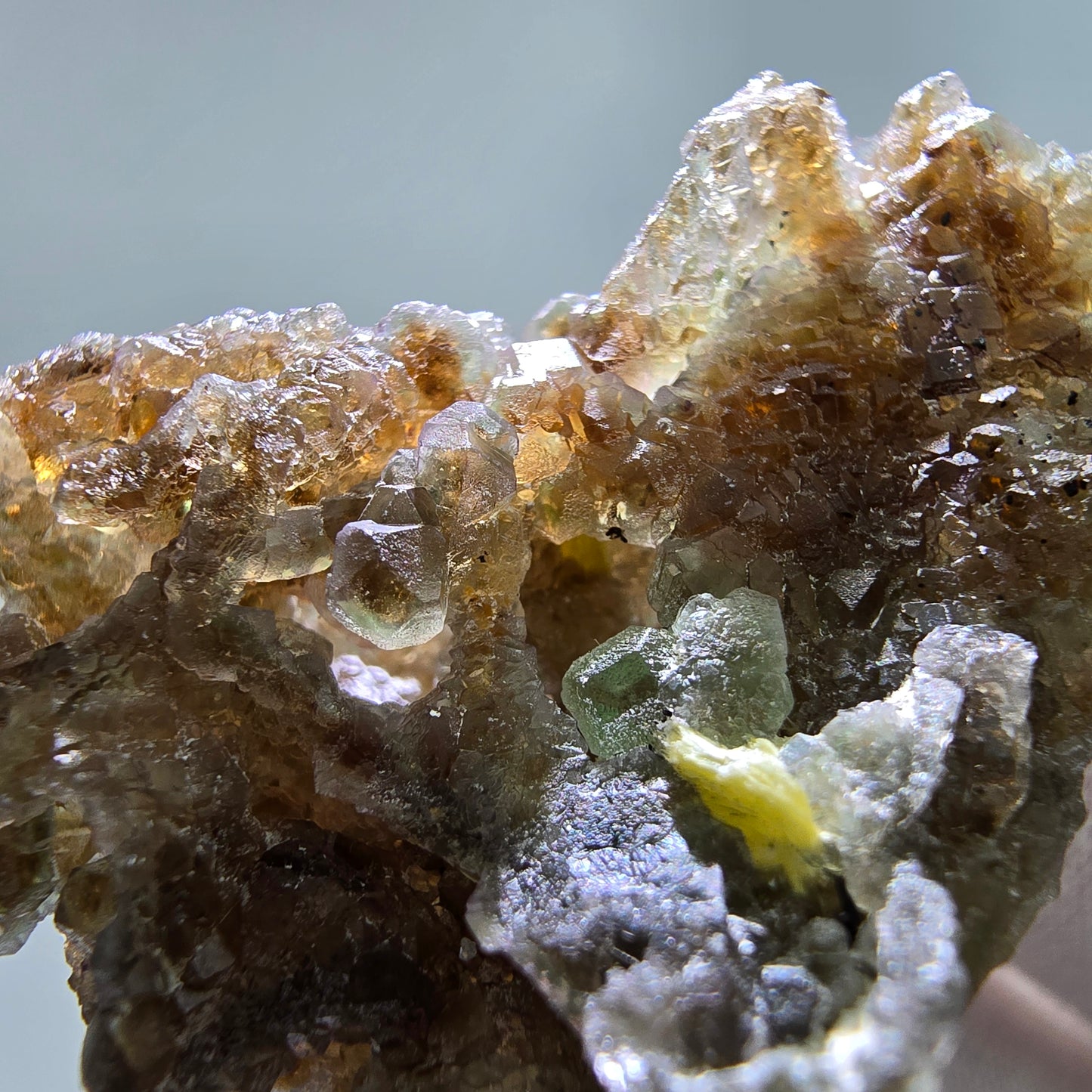 Phantom Fluorit Würfel grün braun, Muskovit Stufe Erongo, Namibia 52*37*33mm
