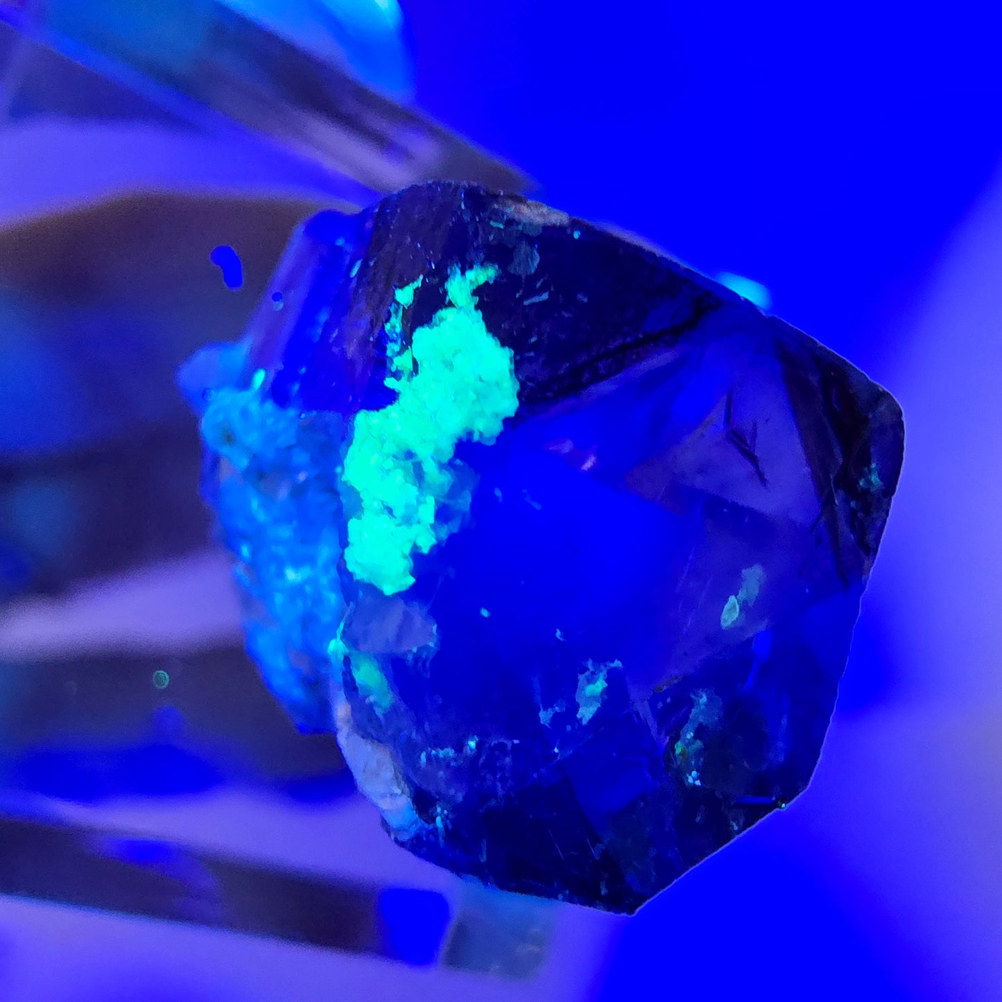 Cube de fluorite fantôme Schörl, tourmaline muscovite hyalite Erongo Namibie 16 x 15 x 13 mm