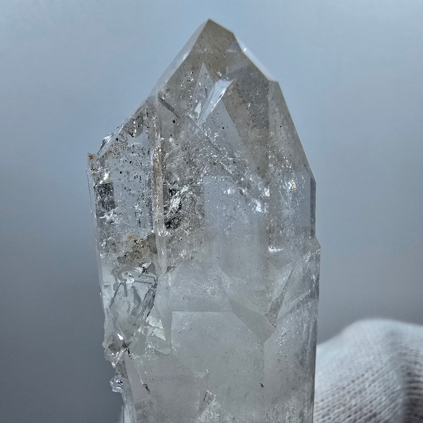 Goboboseb de poche en quartz fumé fantôme lémurien, squelette DT Stage Valentine, Namibie, 64 x 23 x 21 mm
