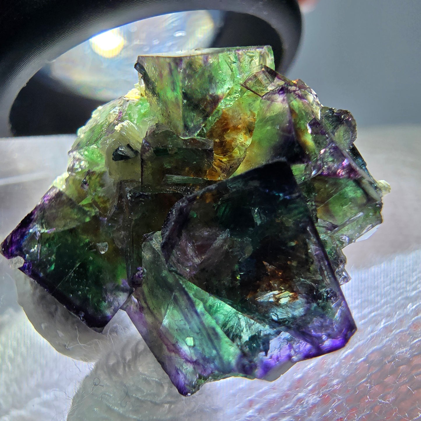 Spécimen de cube de fluorite fantôme zonal, de muscovite et de tourmaline Schorl, Erongo, Namibie, 24 x 18 x 11 mm